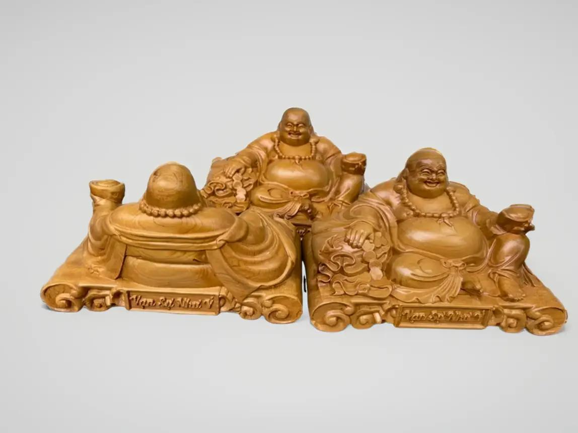 Phật di lặc bằng gỗ