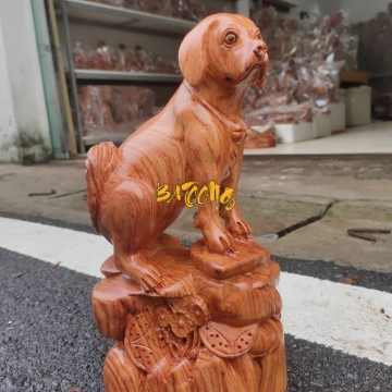 Tượng con chó gỗ hương phong thủy