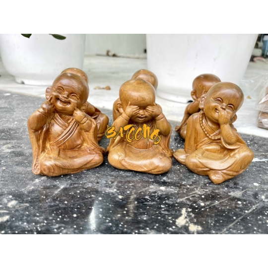 Tượng gỗ tam không để trong nhà