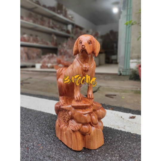 Tượng con chó gỗ hương phong thủy