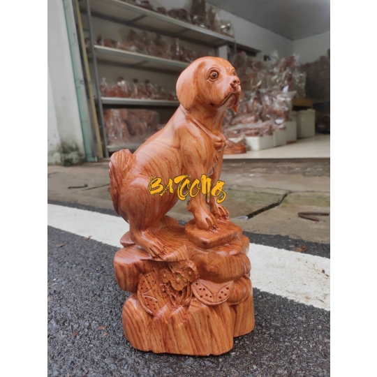 Tượng con chó gỗ hương phong thủy